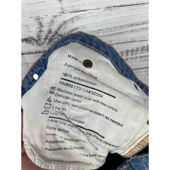 BDG Boyfriend Denim Shorts Light Wash size 25 Cuffed Raw Hem 3.5” Relaxed Cotton - Picture 4 of 6